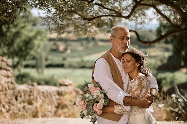 Mariage de Sabine et Matthieu à Cucuron. Par Weidmann photographe et vidéaste mariage dans le vaucluse