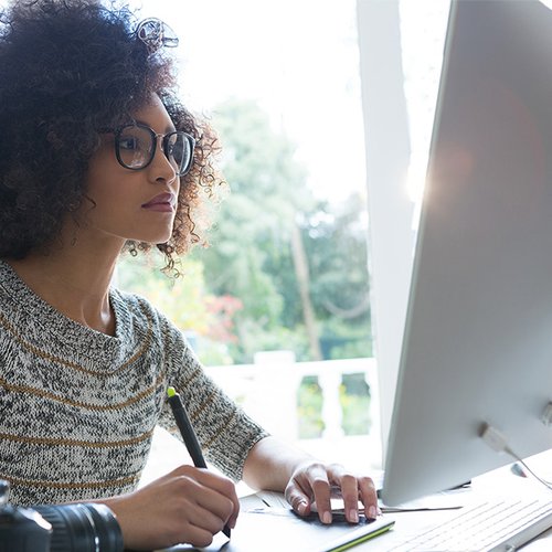 woman-at-computer