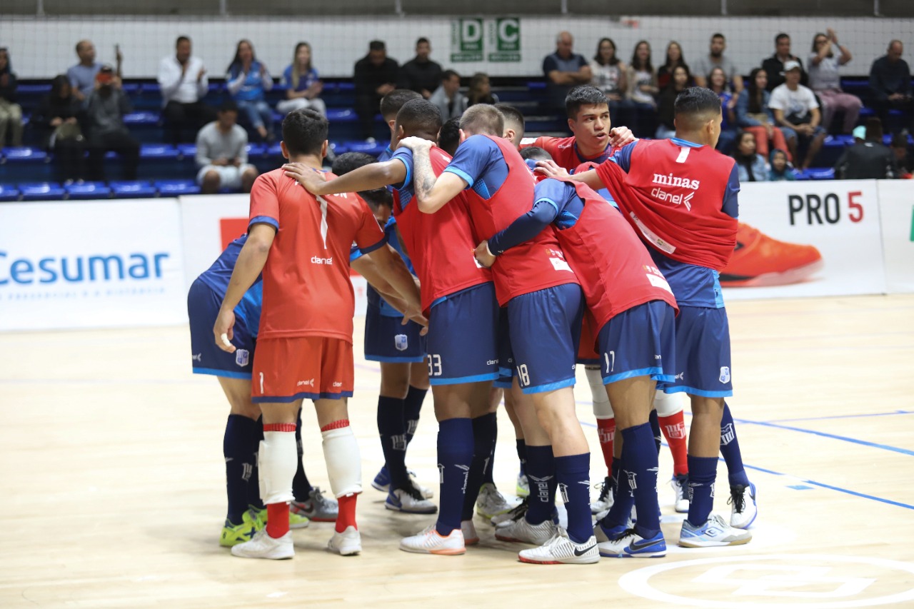 BASQUETEBOL TAUBATE: EQUIPE SUB 19 FEMININO TAUBATE X SJC