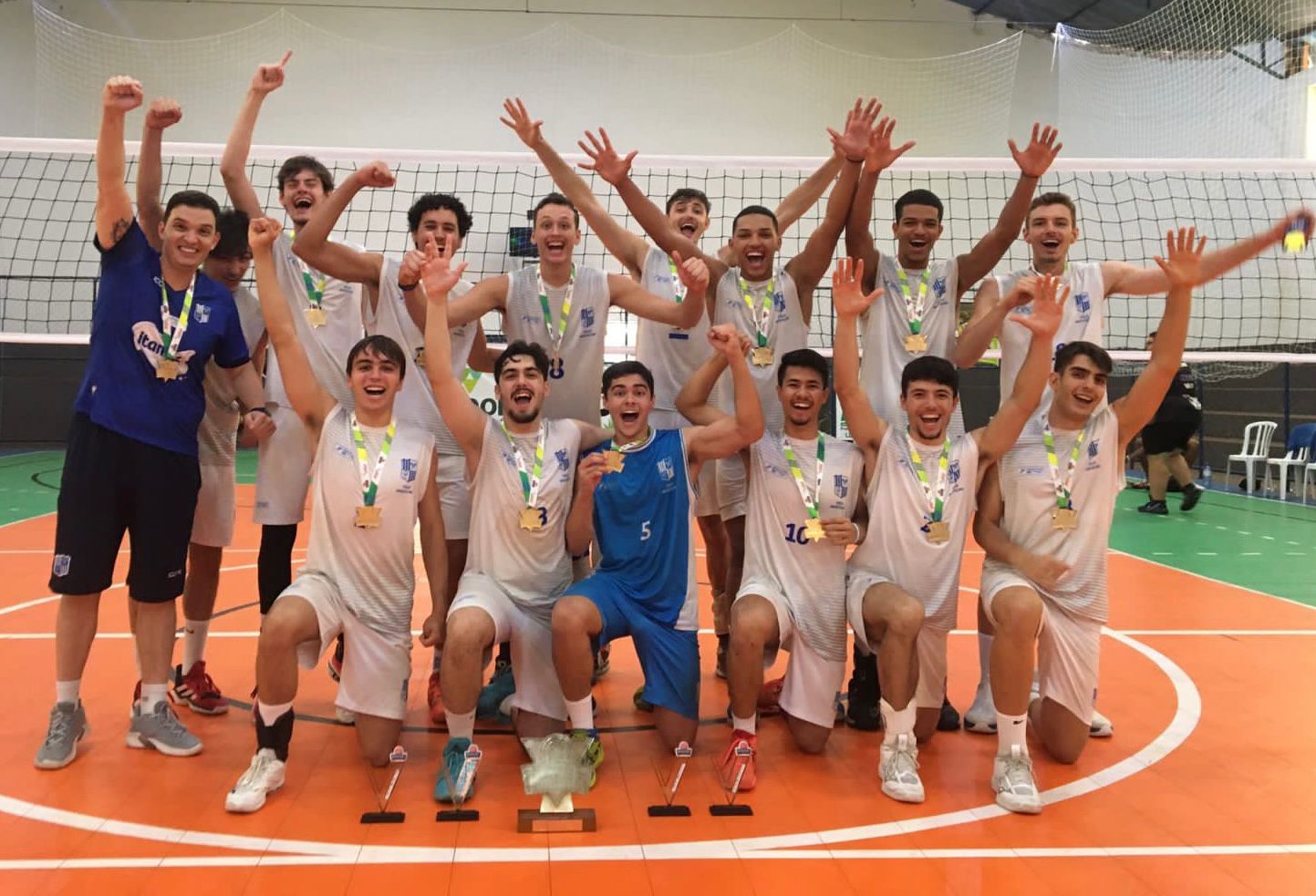 Minas salva matchpoints, reage em BH e vence Vôlei Taubaté no tie-break, vôlei