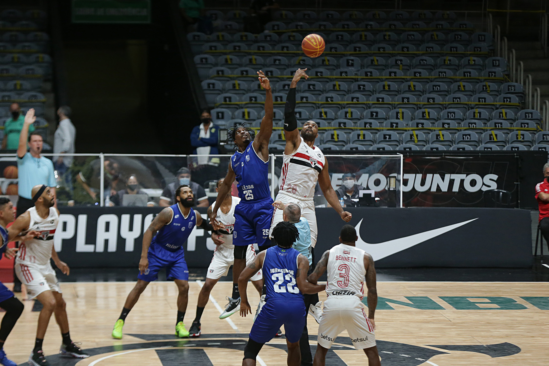 Em jogo emocionante, São Paulo vence o Franca e conquista o título do Campeonato  Paulista de Basquete - Lance!