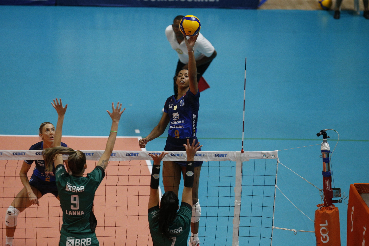 Gerdau Minas vence Brasília em jogo duro e enfrenta Praia pelo