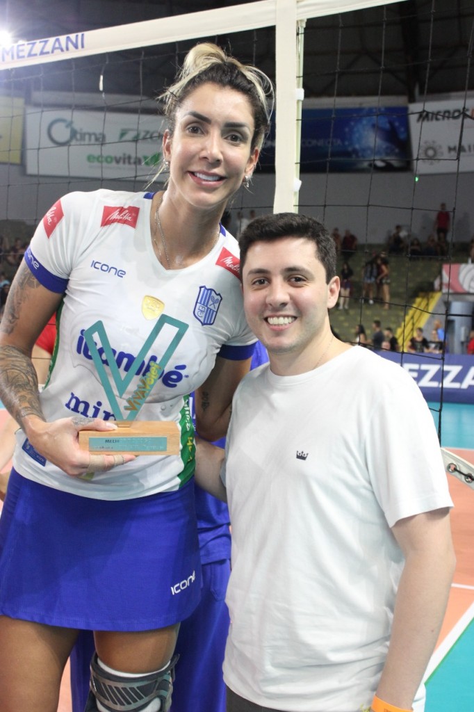 Sheilla é eleita a melhor jogadora de vôlei do Brasil de todos os