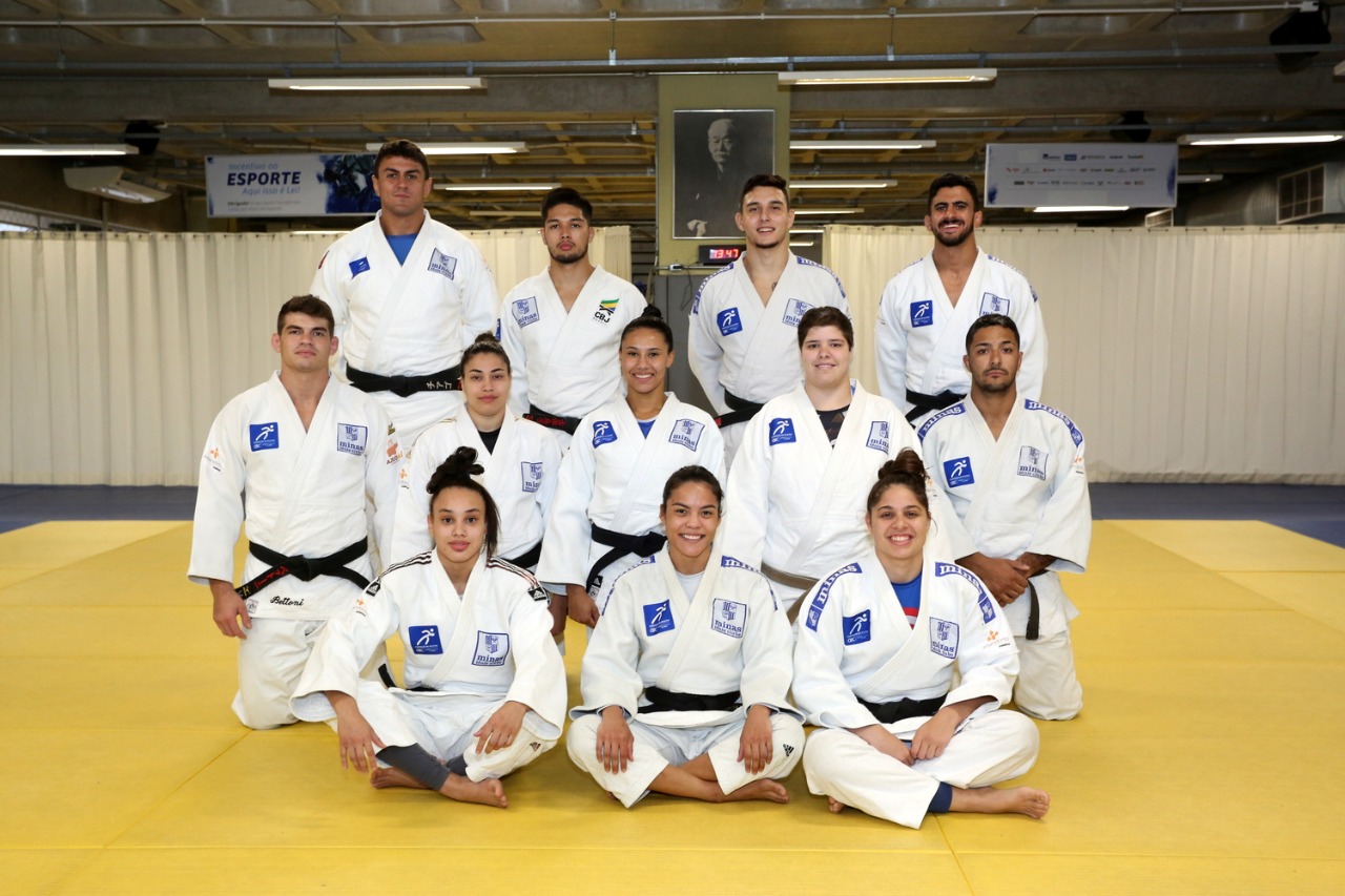 Doze atletas vão representar as cores do Clube na competição (Foto: Orlando Bento/MTC)