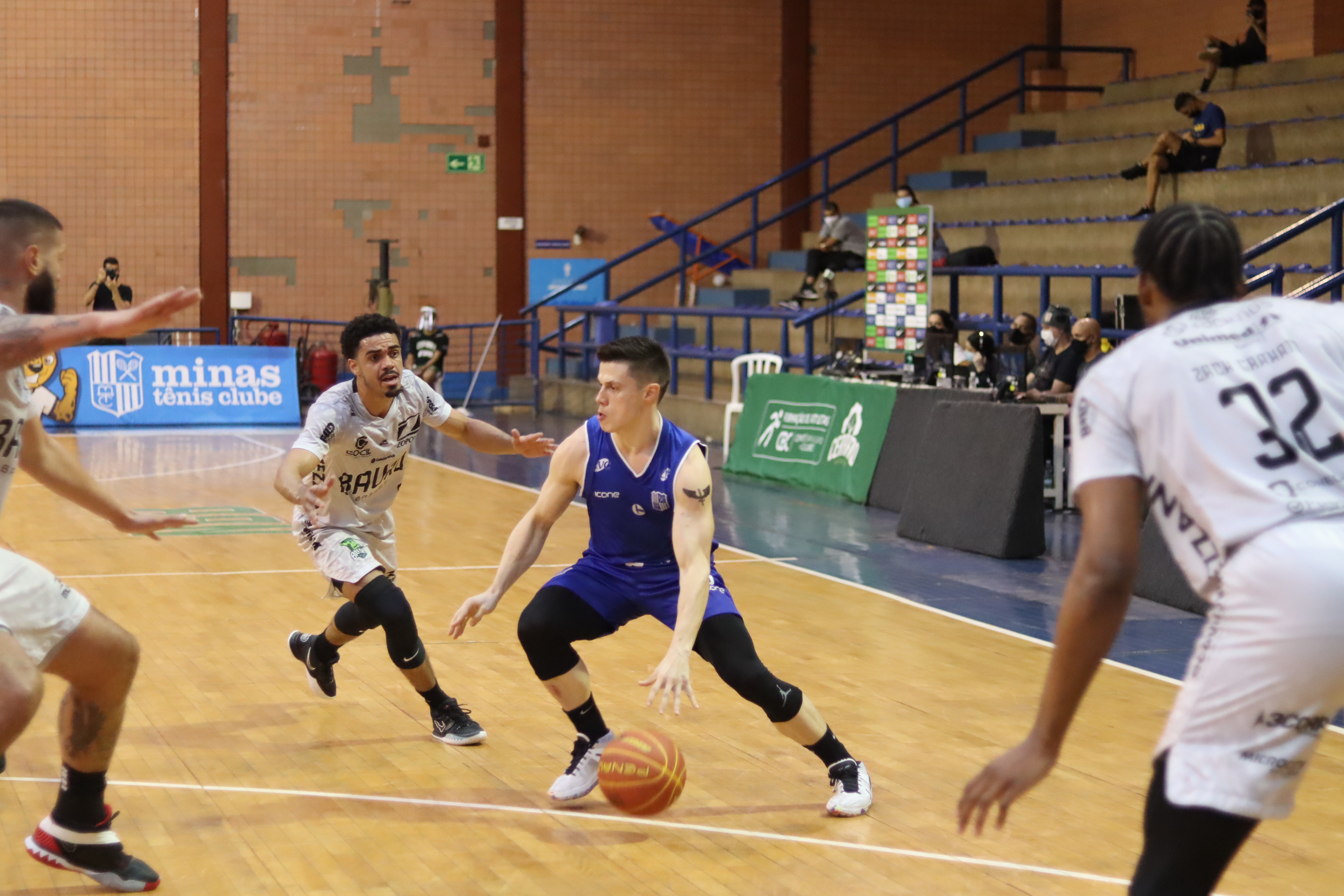 Corinthians encerra fase classificatória do NBB em 6º