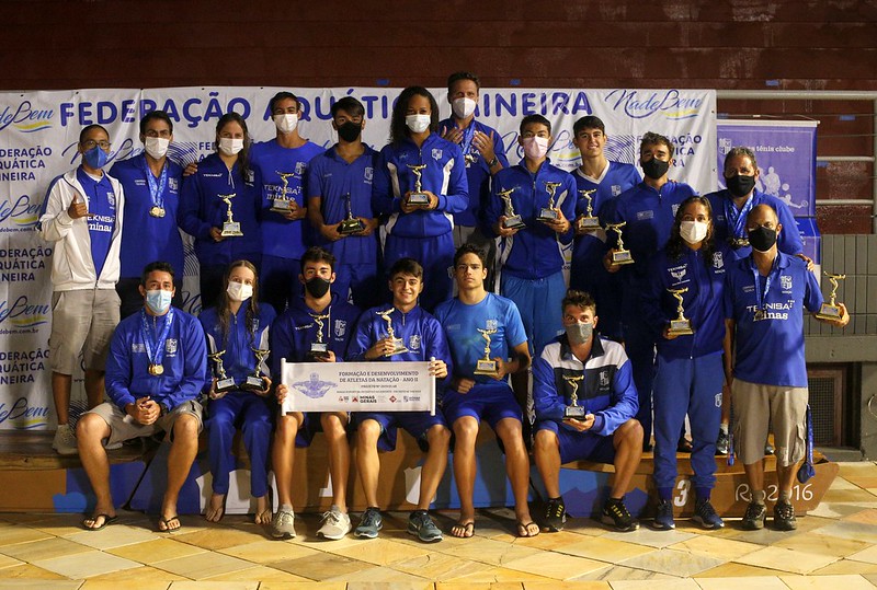 Atletas e técnicos que foram destaque na competição (Fotos: Orlando Bento/Minas Tênis Clube)