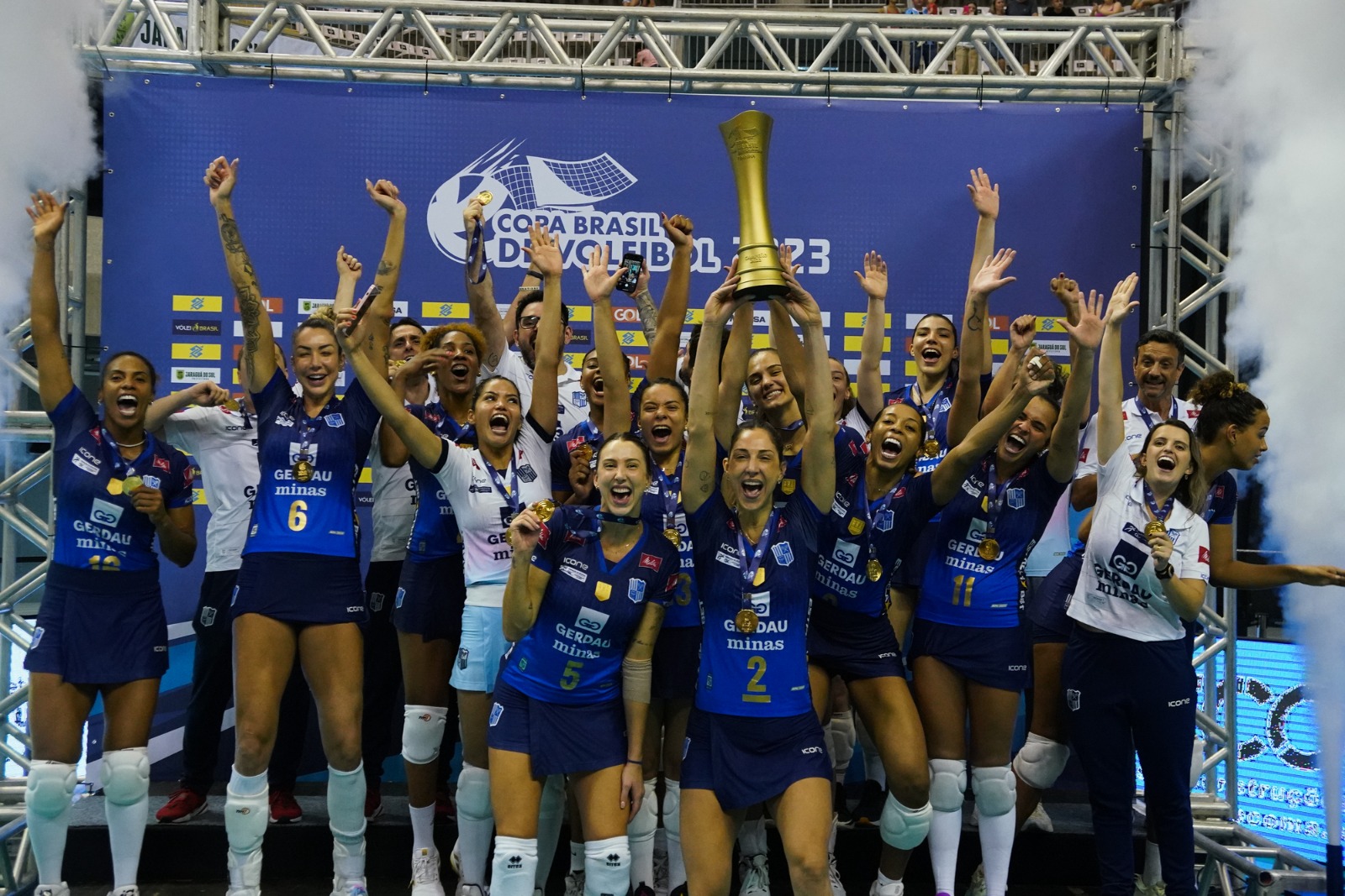 Gerdau Minas vence Brasília em jogo duro e enfrenta Praia pelo