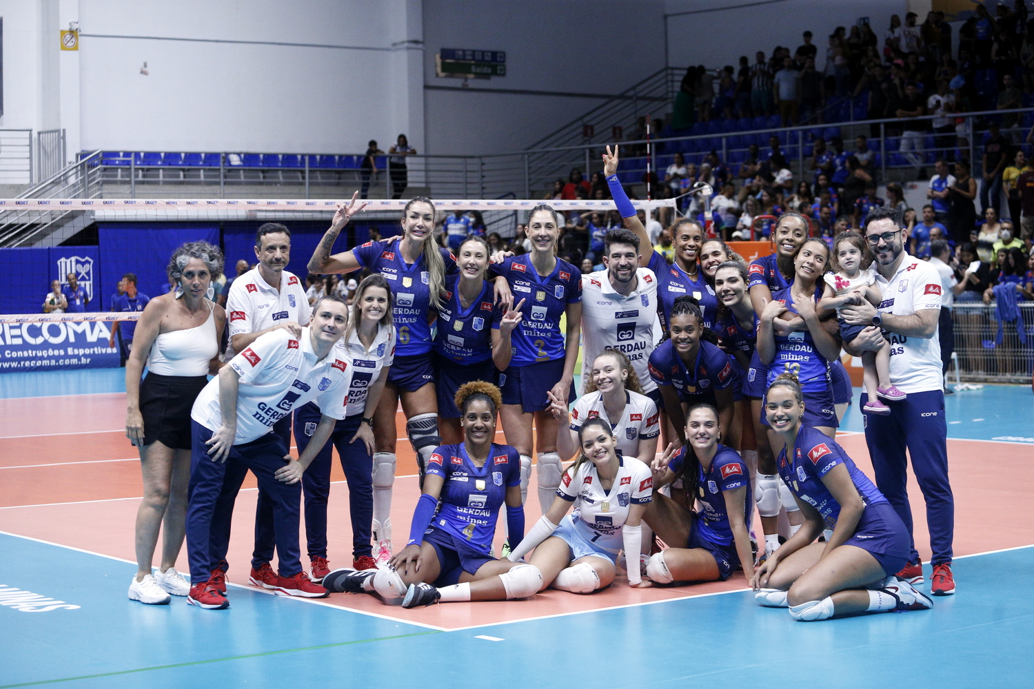 Minas Tênis Clube volta a vencer o Praia e é tricampeão