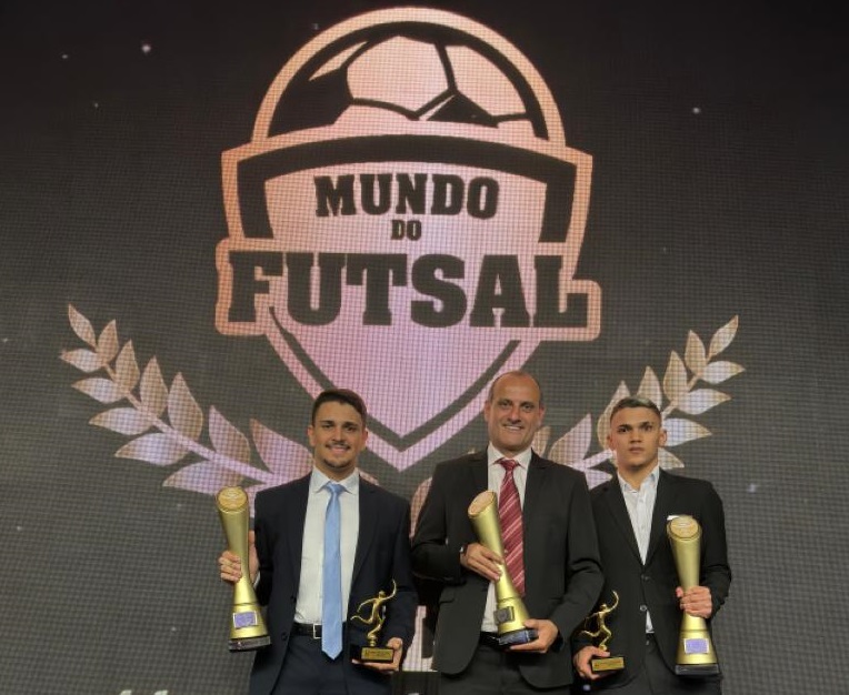 Leozinho, do Sorocaba, vence pela segunda vez prêmio de melhor jogador  jovem de futsal do mundo, futsal