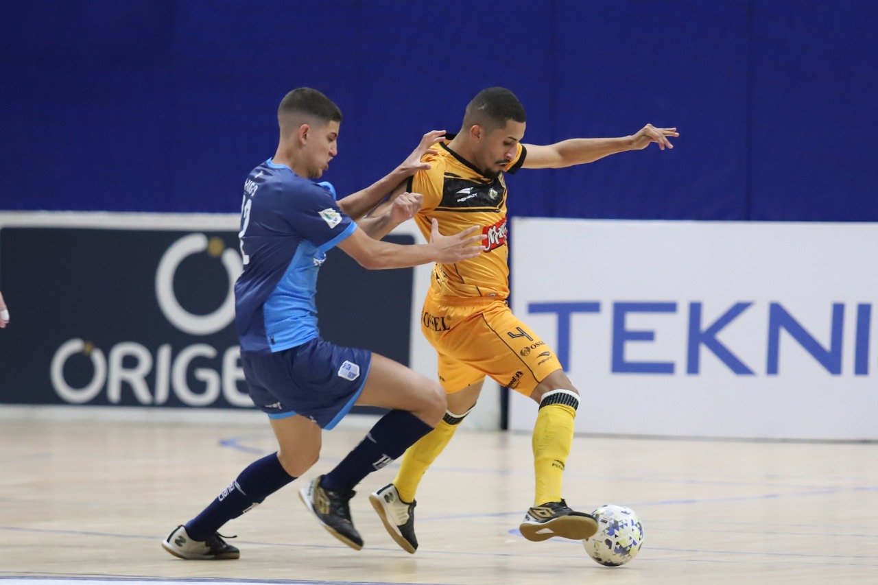 Ala Higo é um dos artilheiros do Minas na LNF, com 11 gols