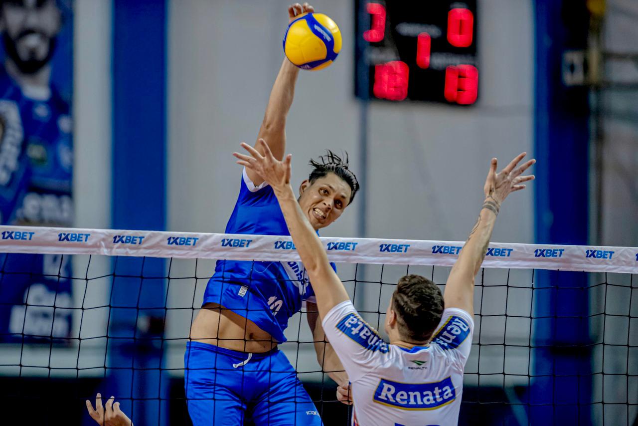 Vôlei Renata é superado pelo Araguari Vôlei no tie-break