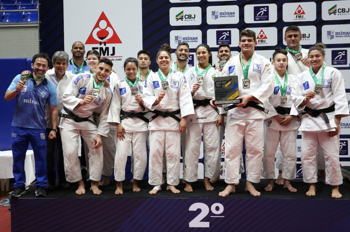 Competição por equipes mistas foi disputada na Arena UniBH (Foto: Orlando Bento/MTC)