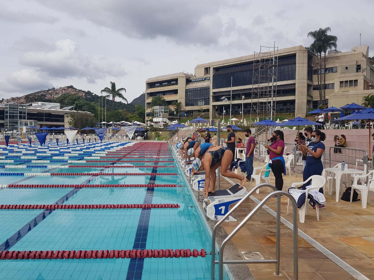 Natação: 14 atletas disputam o 1º torneio oficial neste fim de