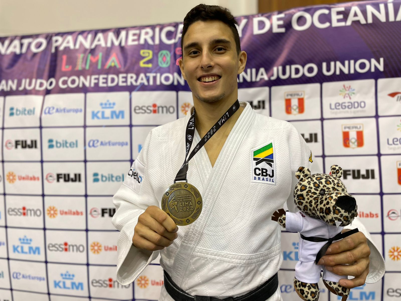 Schimidt conquistou duas medalhas de ouro (Foto: Lara Monsores/CBJ)