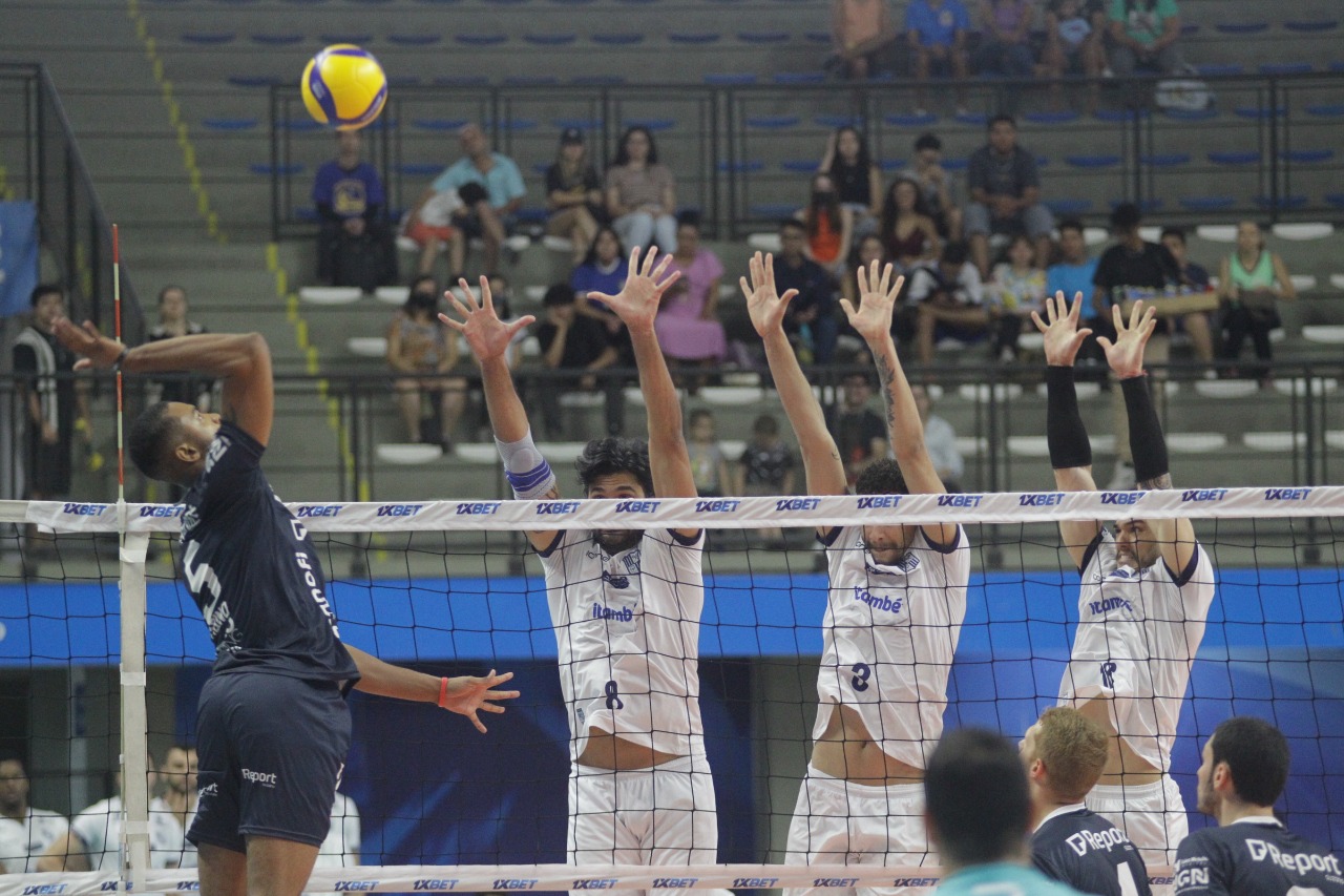 Vôlei Renata é superado pelo Araguari Vôlei no tie-break