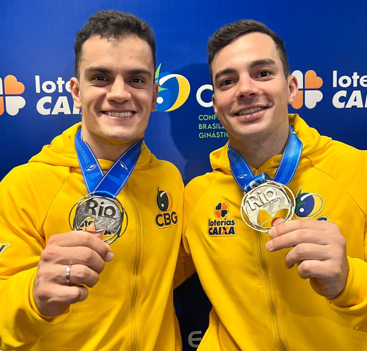 Dupla brasileira conquista medalha inédita e improvável no tênis - InfoMoney