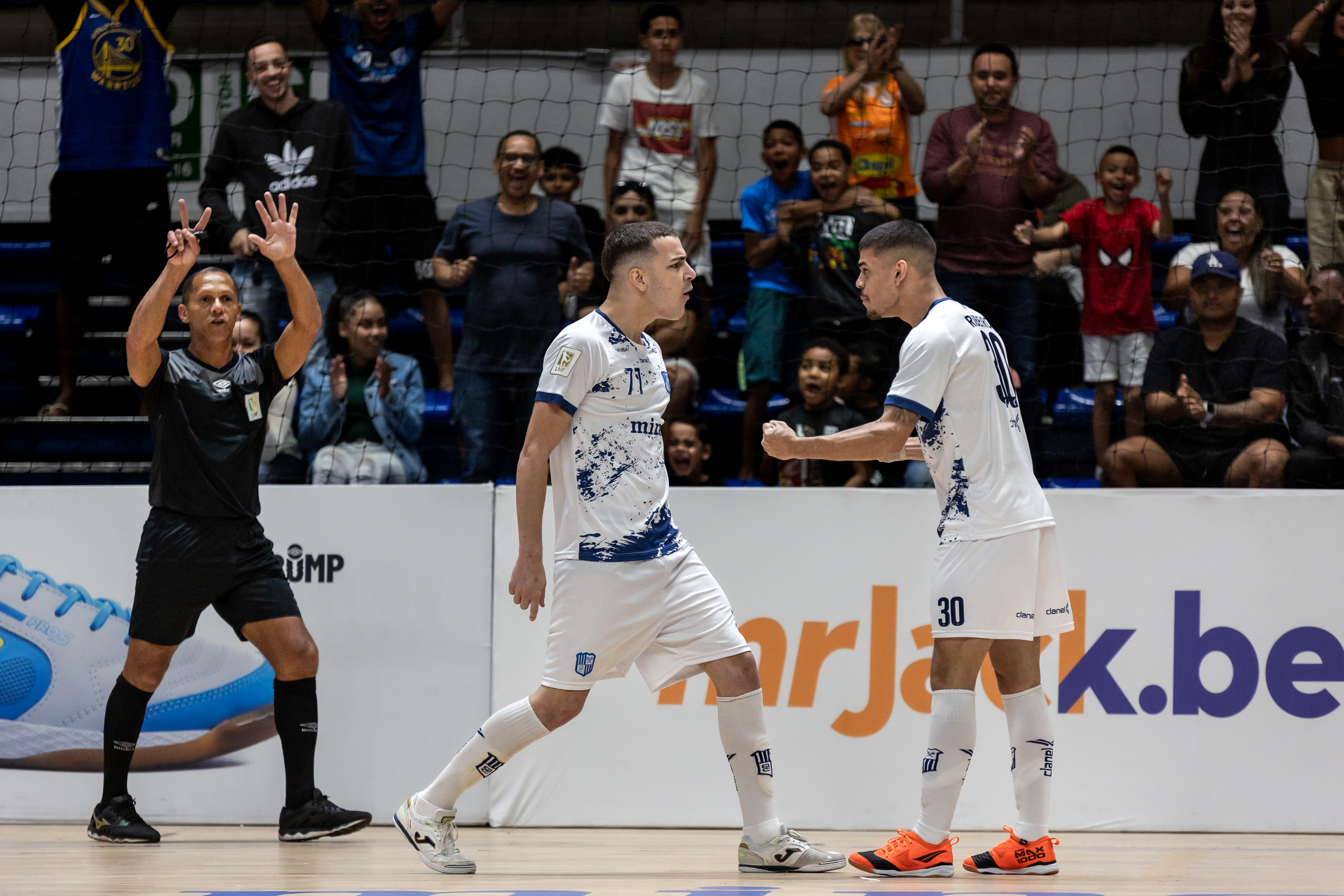 Noite de gols no futsal Sub-15. - FEEMG - Federação de Esportes Estudantis  de Minas Gerais