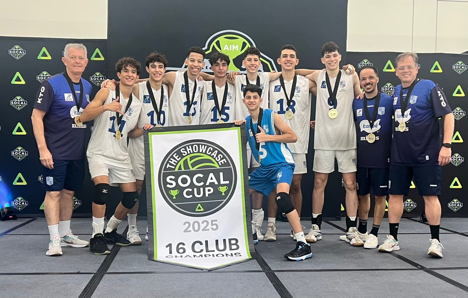 A equipe Sub-16 dominou as quadras de Los Angeles (Divulgação/MTC)