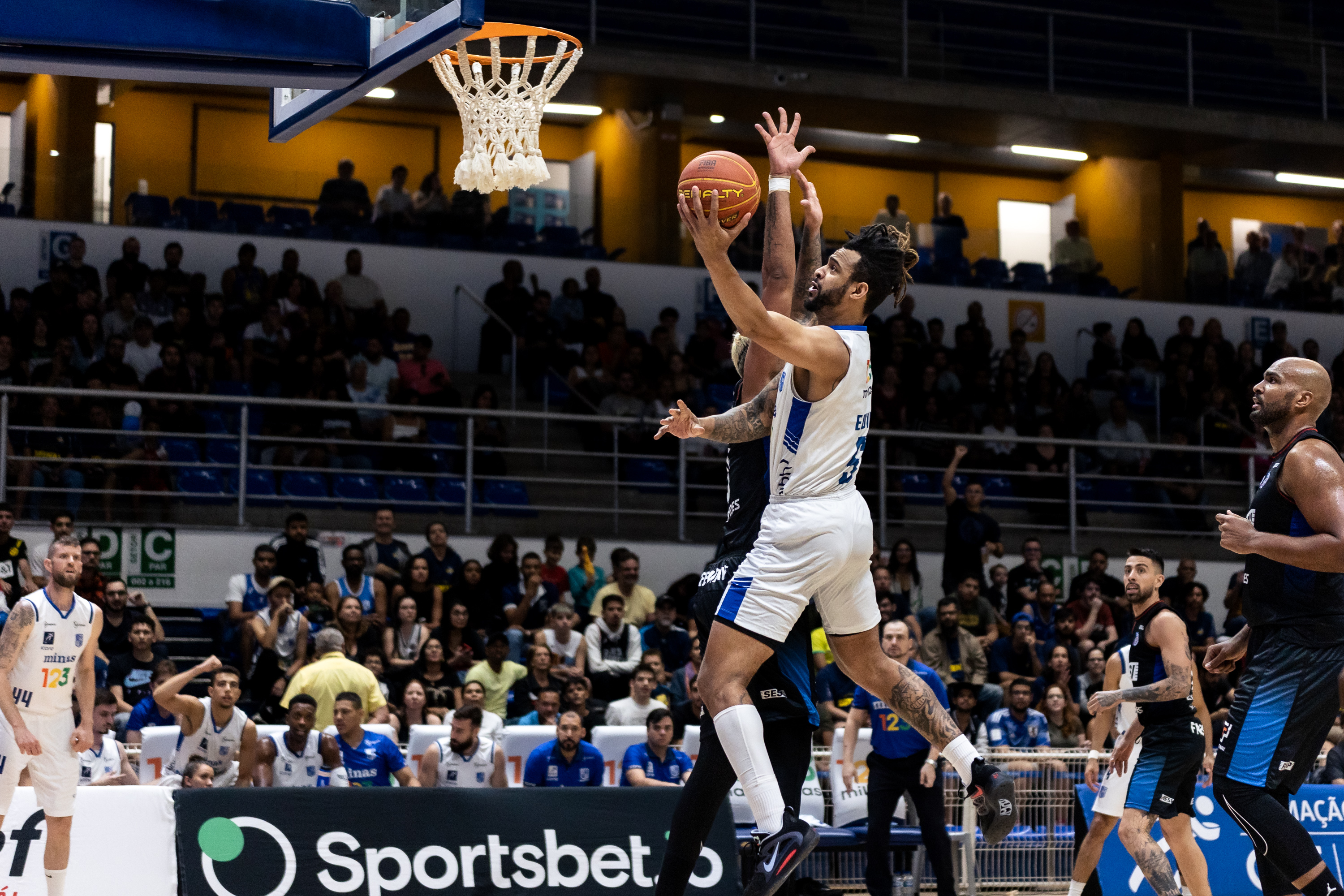 Minas venceu o Franca Basquete no jogo dois da semifinal do NBB – Hertz  Noticias