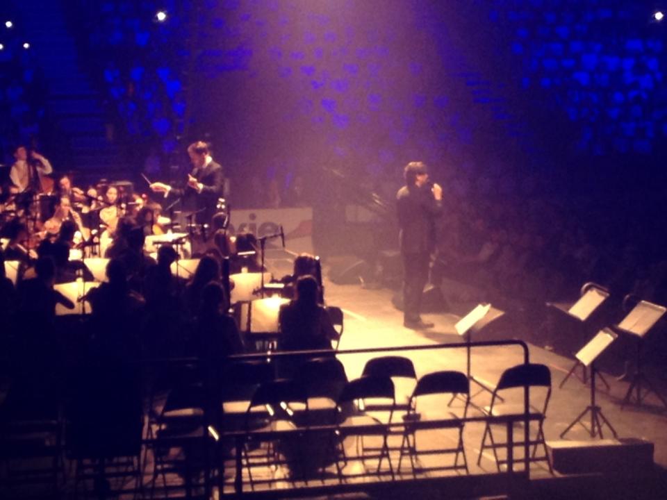 Brian Kennedy sings