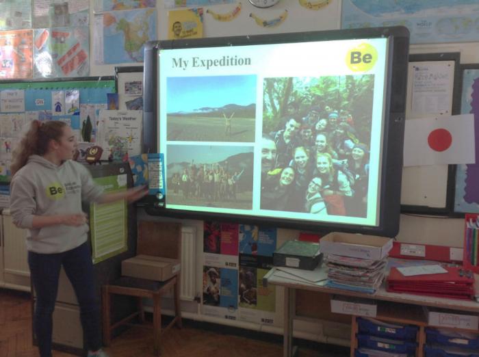 Erin shows Year 10 photos from her trip.