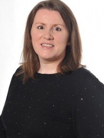 Mrs Trish Hull