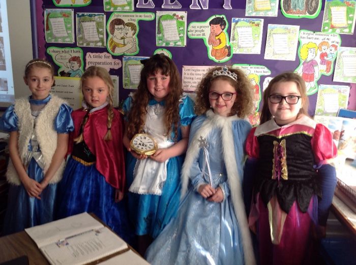 Alice in Wonderland and the princesses look lovely