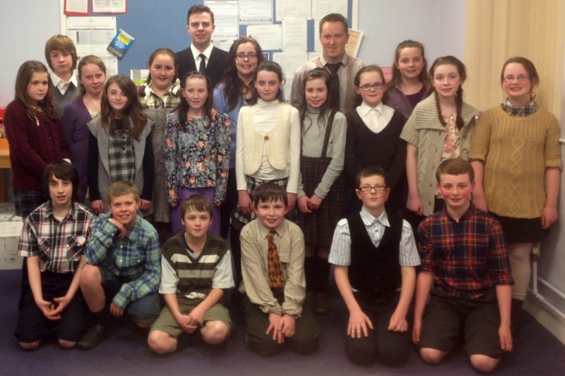 Mr Monaghan with his P7 pupils and Stuart from B.E.A.M