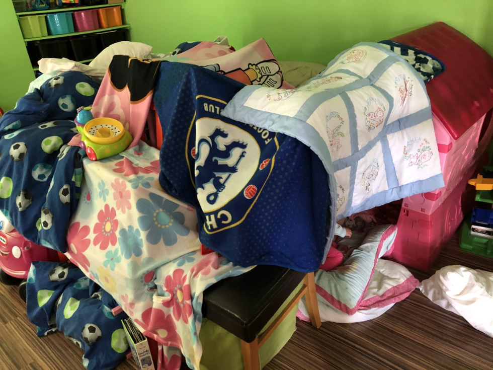 Get Creative Get Active🌞😎 A ccol den! A great place to read.