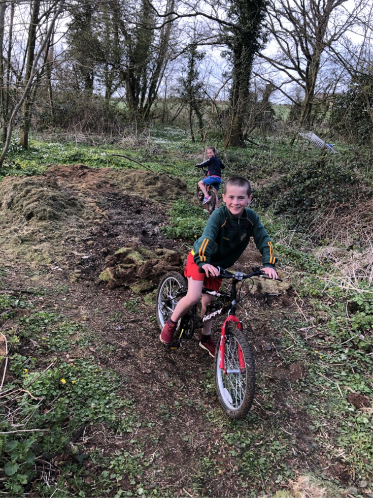 A bike hike! An excellent way to exercise.🚲🚲
