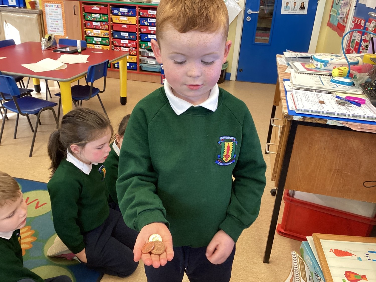 I count 1ps, 2ps and 5ps in my hand .