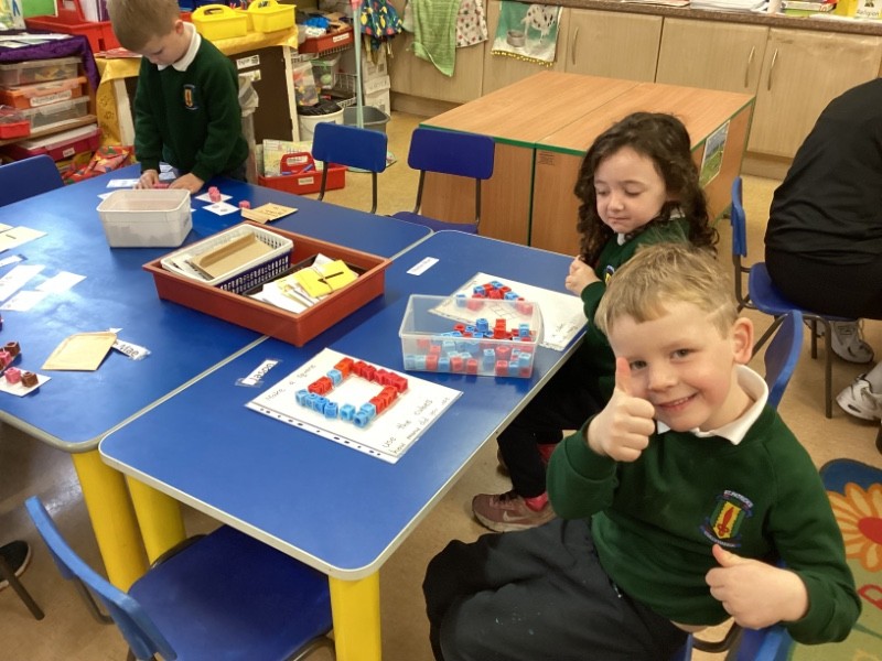 I can make a square using unfix blocks.