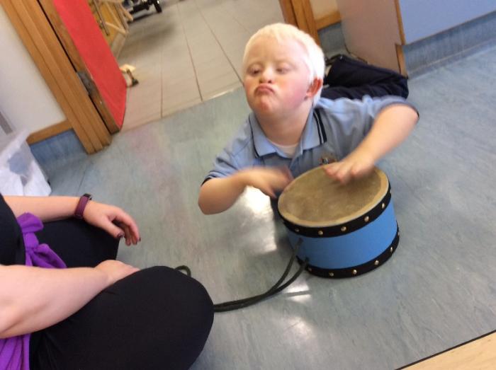 Oh -oh, I can play the drum....