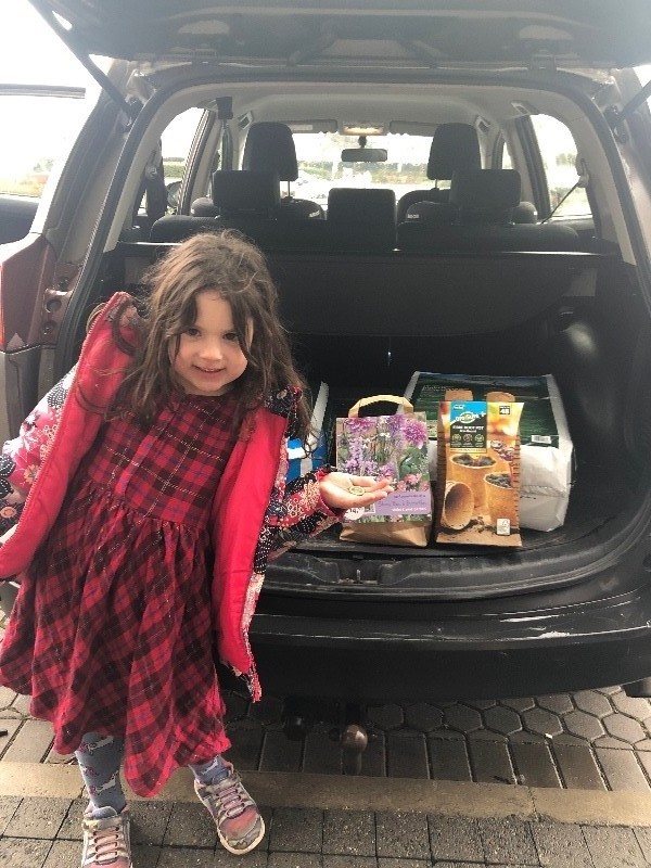Garden compost, bulbs and pots for school !