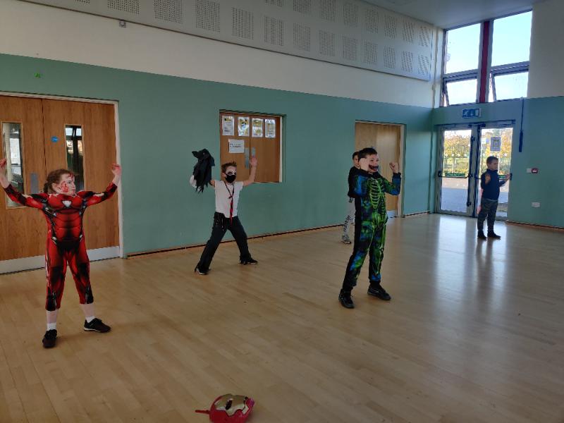 Halloween Disco (14/18)
