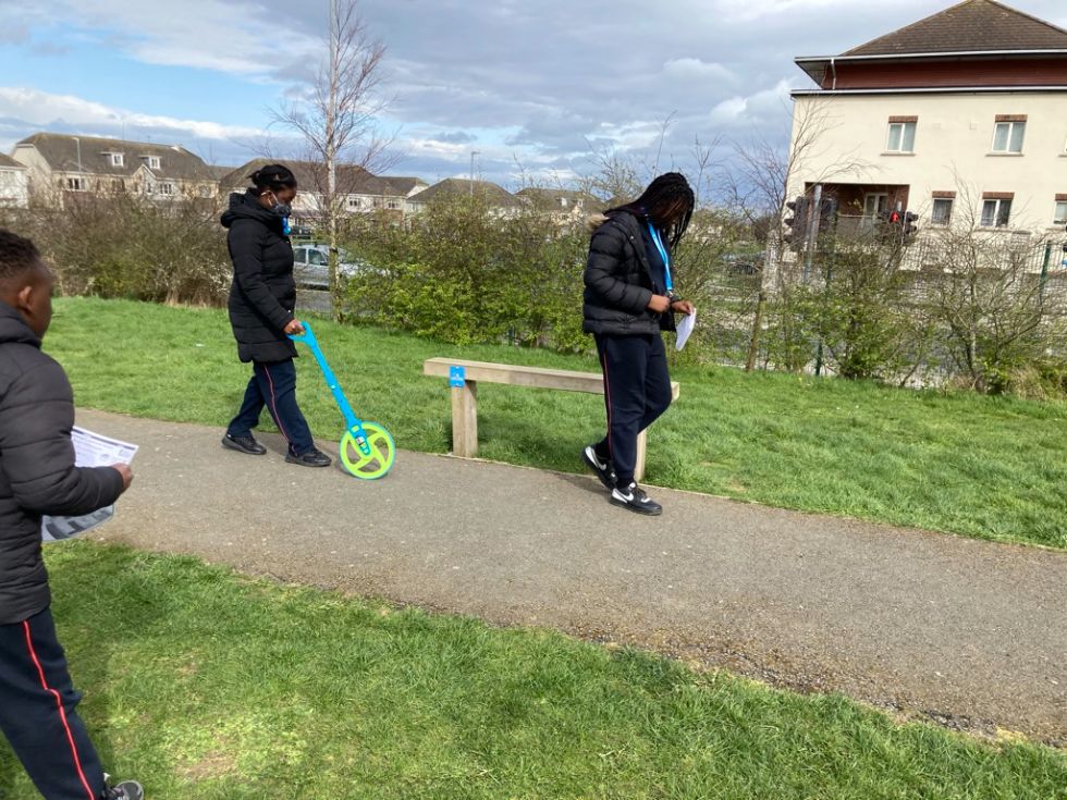 Active Committee Measuring the Walkway (6/9)