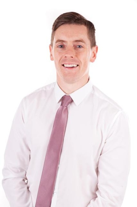 Mr R Fitzpatrick