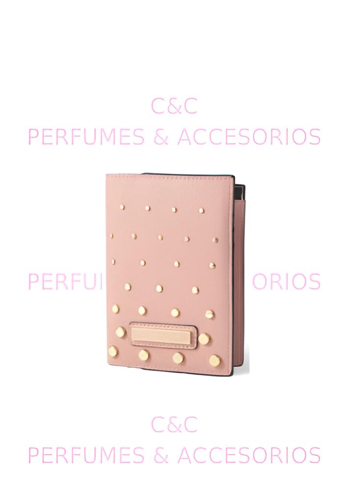 PORTA PASAPORTE VICTORIA'S SECRET ROSADO