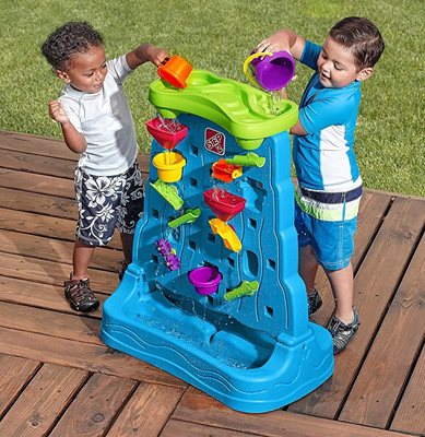 פינת פעילות מפל מים דו-צדדי עם 13 אביזרי משחק STEP2