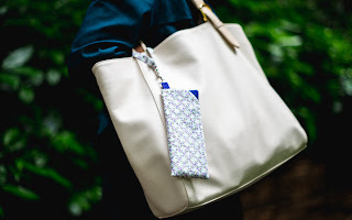 便利！！出し入れ簡単カバンに吊るせるメガネケース