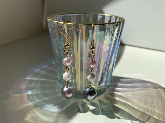 キラキラ輝くピアス