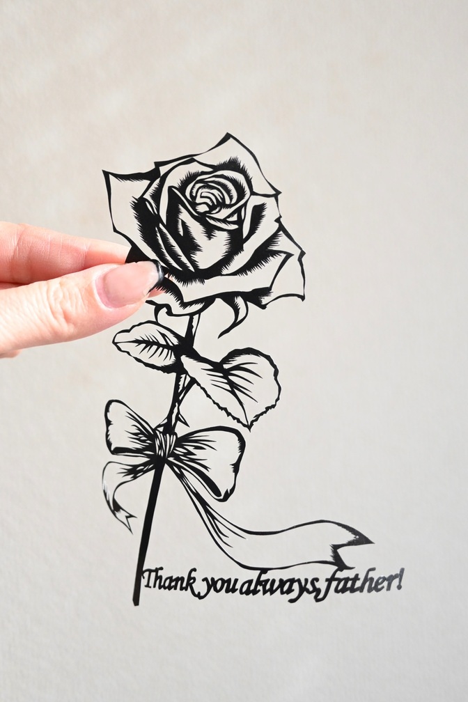 記念日･父の日･母の日に♥
花の切り絵を作成しています