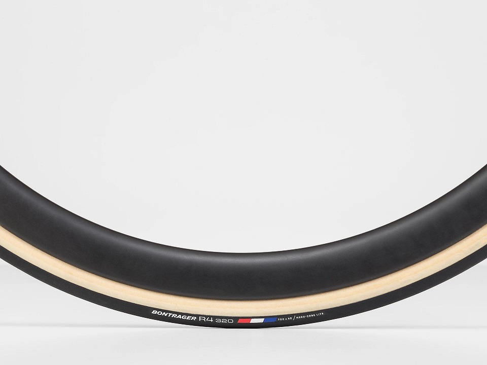 Opona Szosowa typu clincher Bontrager R4 320 700Cx25mm