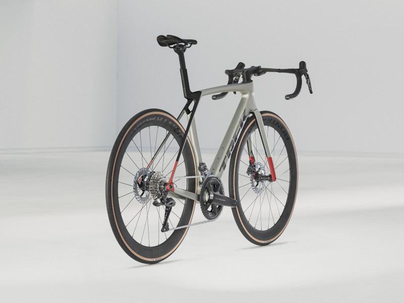 Rower Szosowy Trek Madone SL 7 2025 Matte Lunar Silver