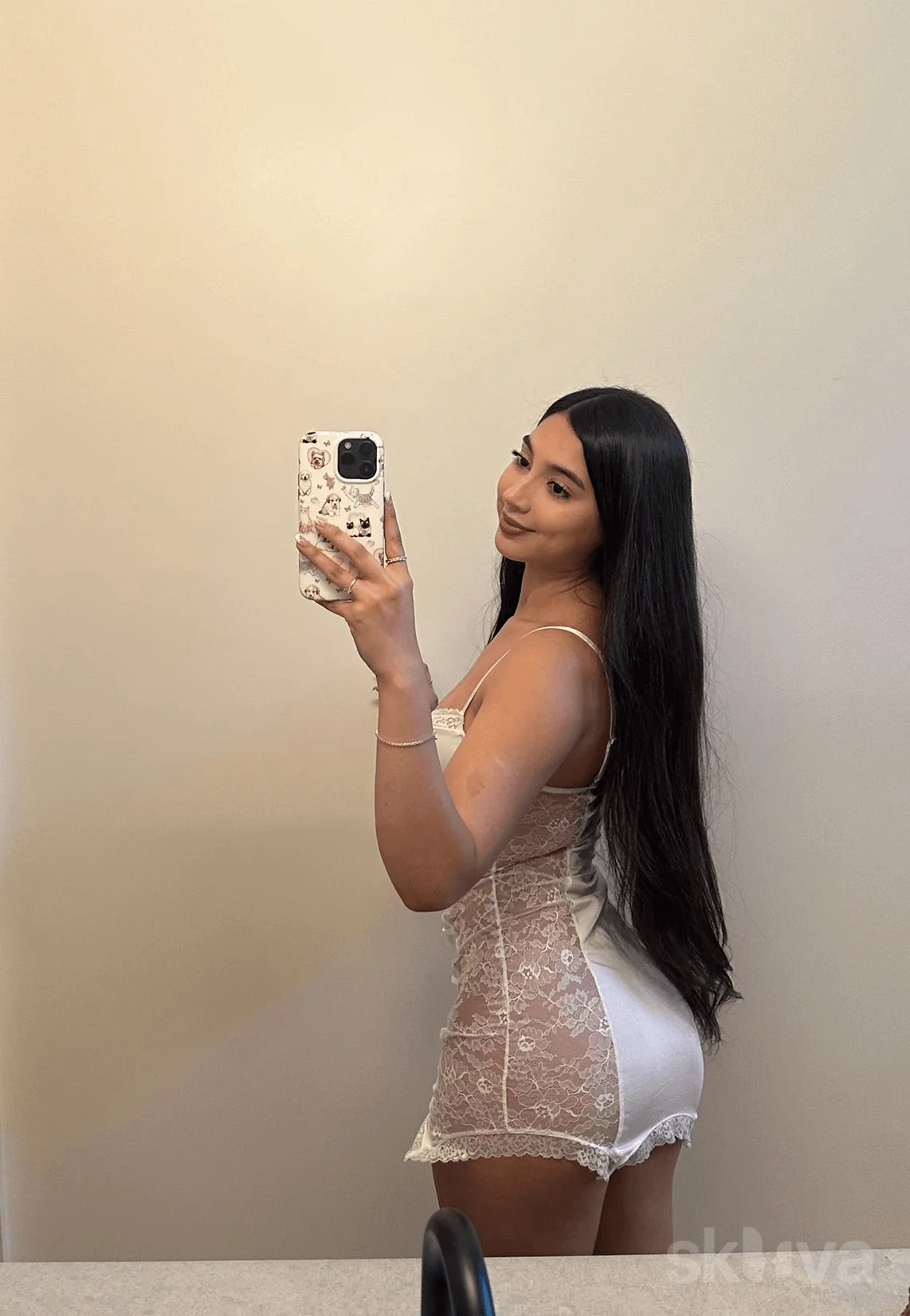 Im here to give you the ultimate escape where every moment is filled with heat and pleasure. Are you ready to take the plunge?HMU on 2063531749 Telegram desirea77