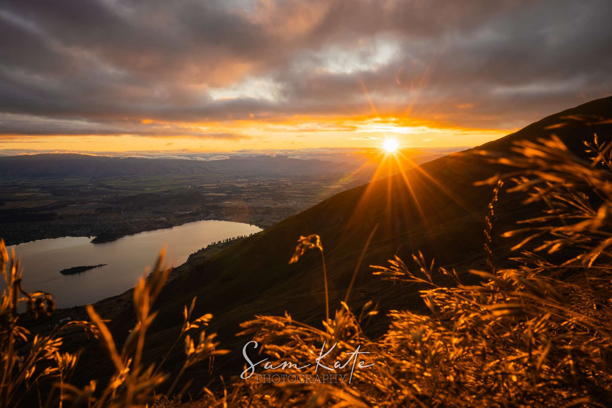 Roy's Peak Sunrise - Photograph by Sam Kate