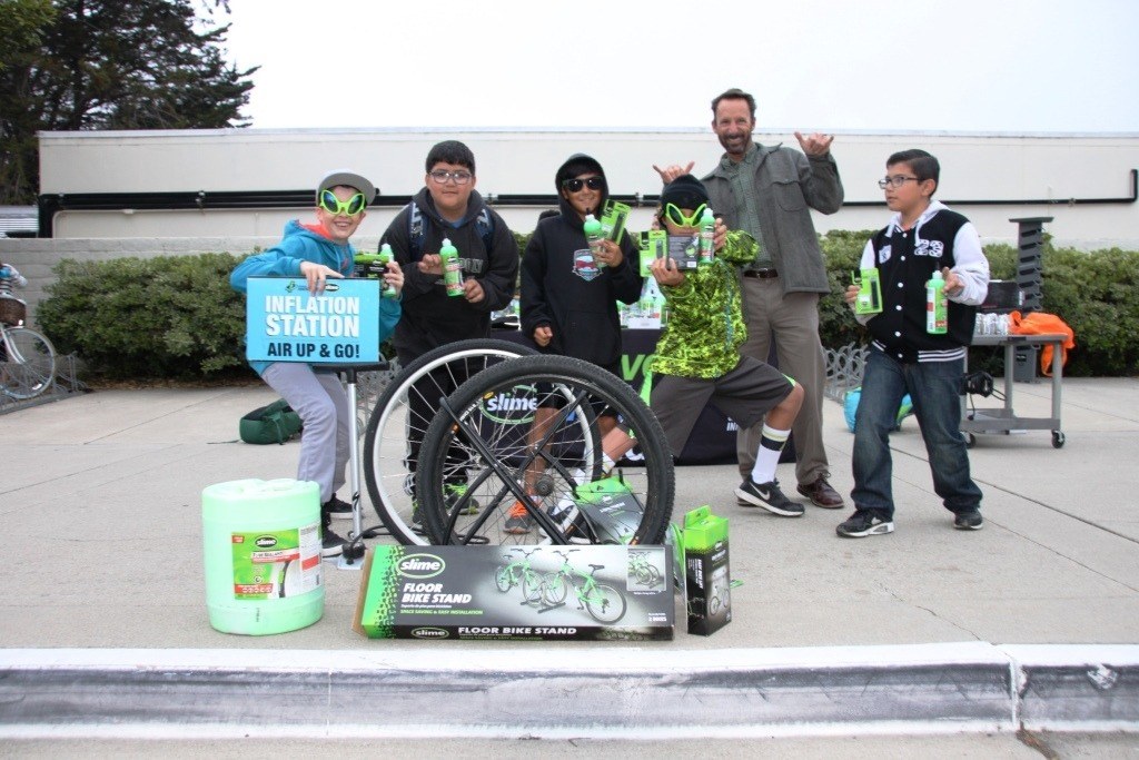 slime floor bike stand