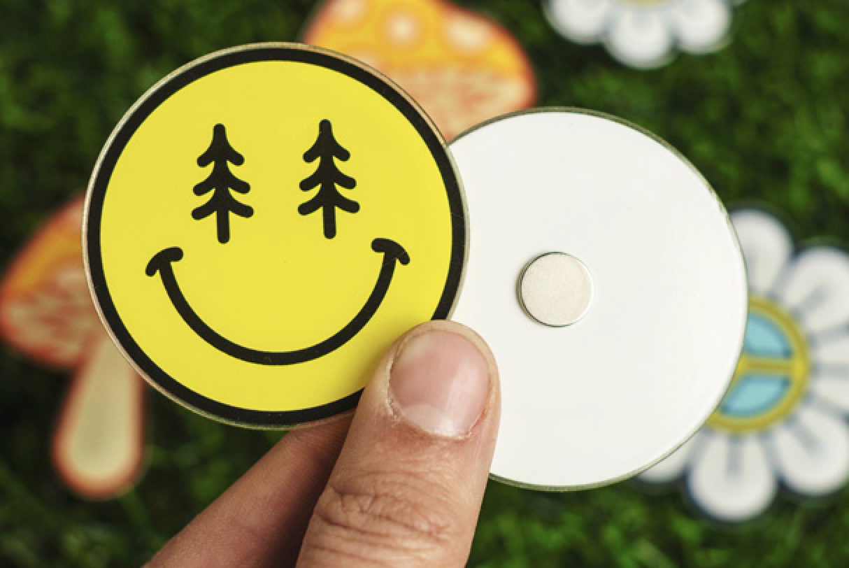 acrylic magnet with securely glued neodymium magnet