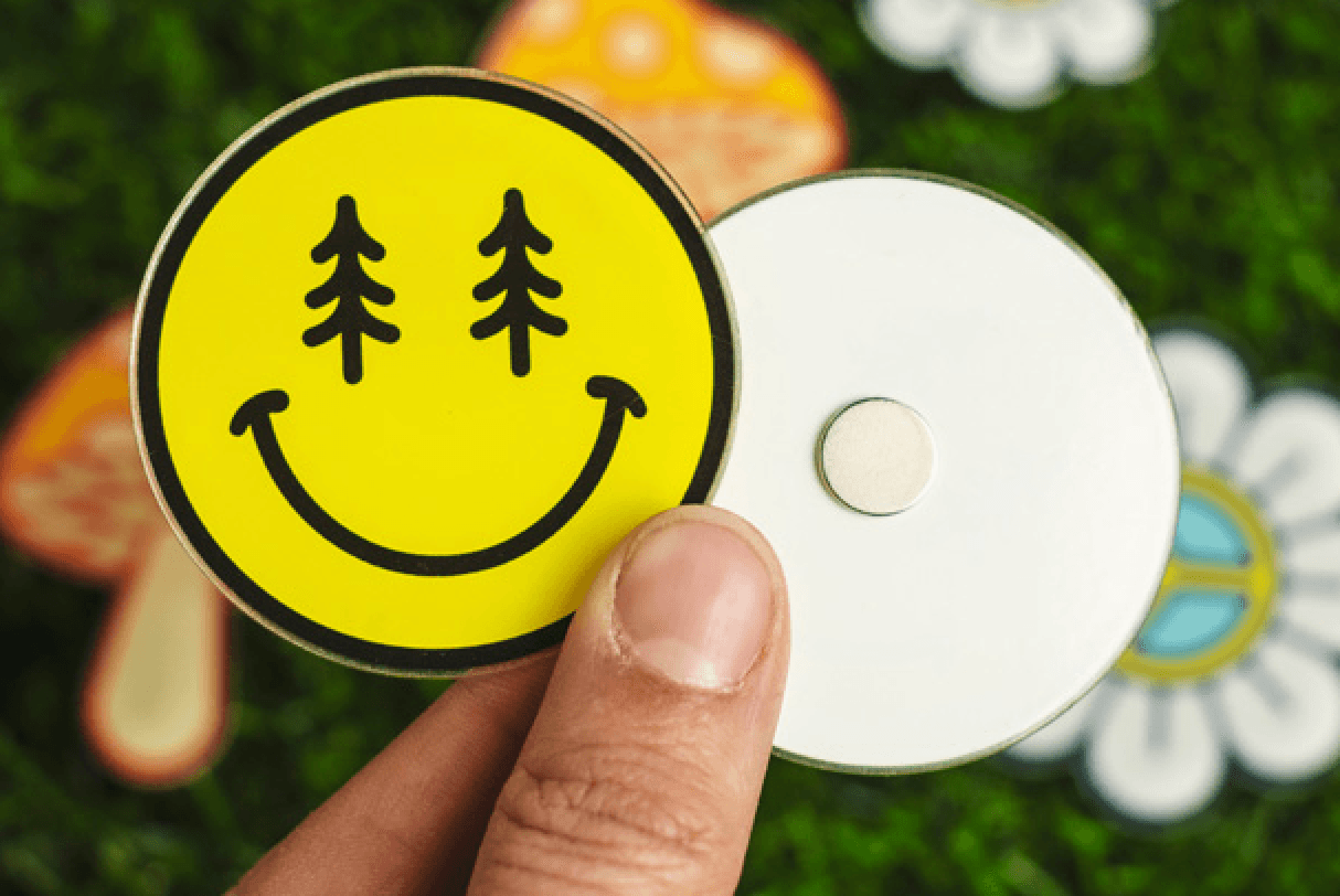 acrylic magnet with securely glued neodymium magnet
