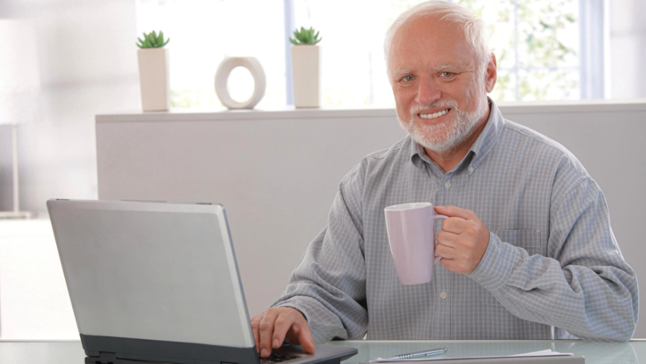 sonrisa icónica de Hide the Pain Harold